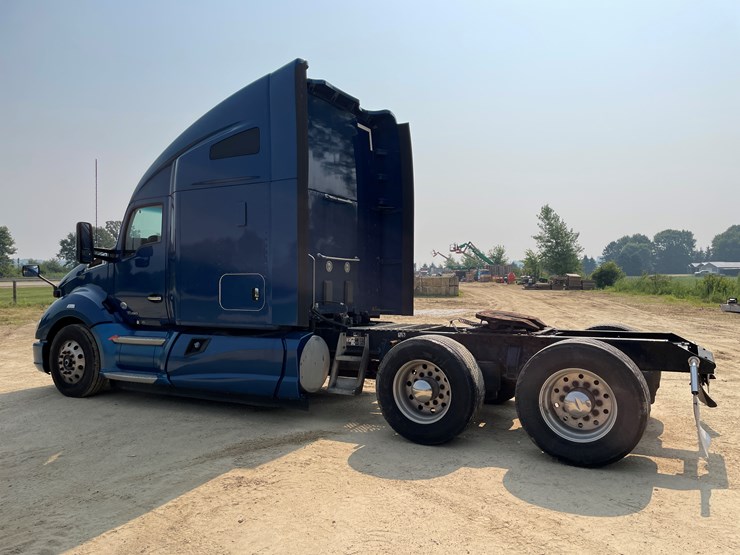 2016-kenworth-t680-image-7