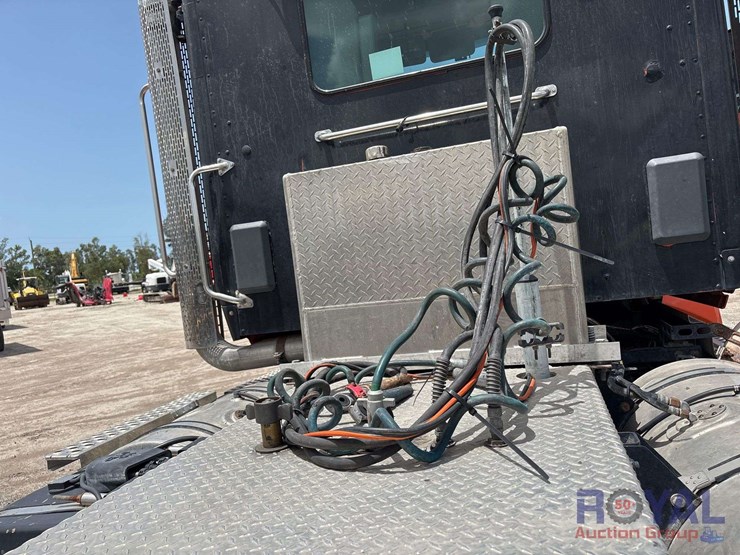 2019-kenworth-t880-image-27