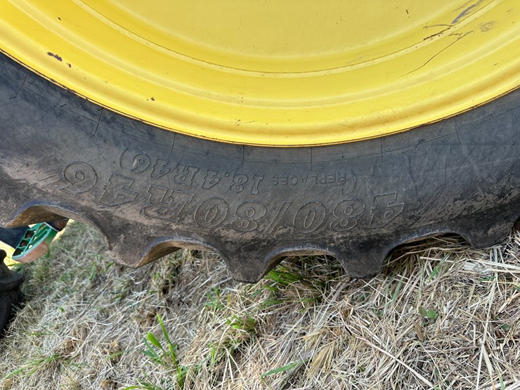 2014-john-deere-8285r-image-5