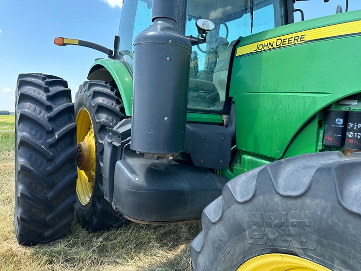 2014-john-deere-8285r-image-36