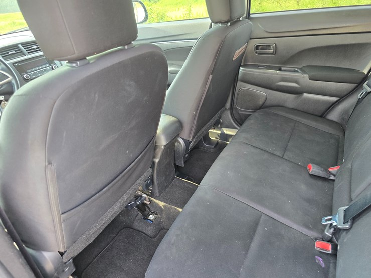 2015-mitsubishi-outlander-image-66