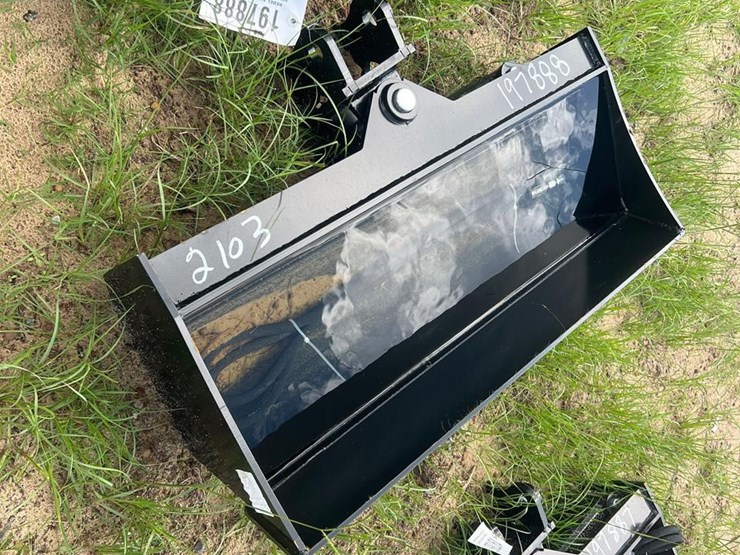 unused-future-32"-hyd-tilt-mini-excavator-bucket-image-2