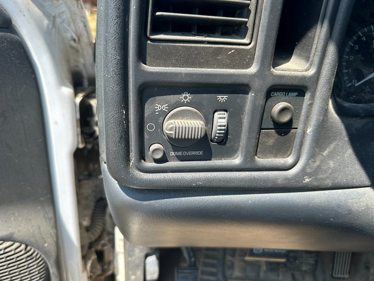 2002-chevrolet-2500-image-74