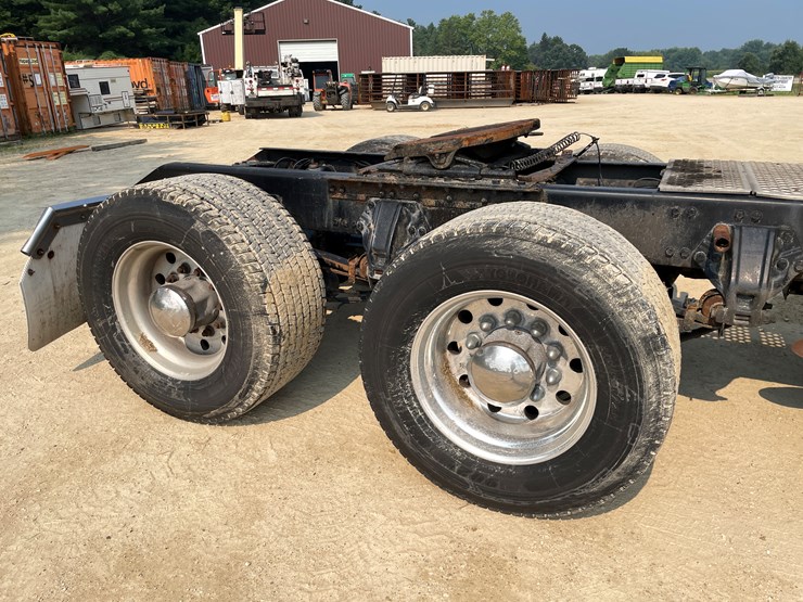2016-kenworth-t680-image-13