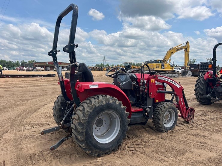 2022-massey-ferguson-1835e-image-4