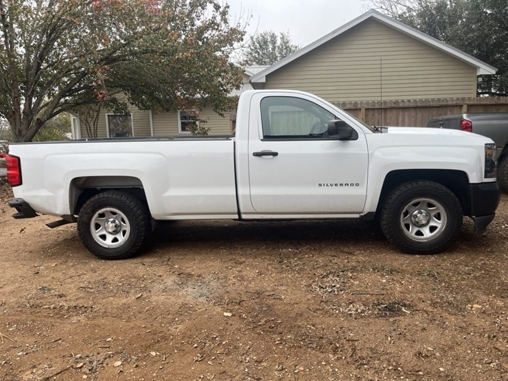 2016-chevrolet-silverado-image-3