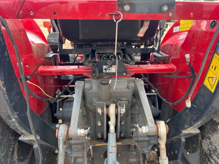 2022-massey-ferguson-1835e-image-13