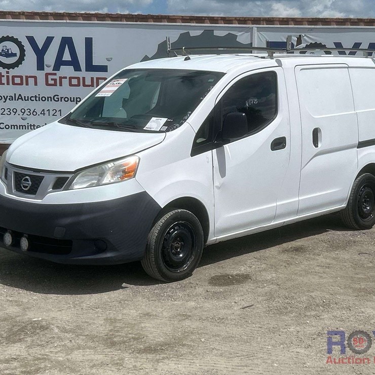 2014 NISSAN NV200