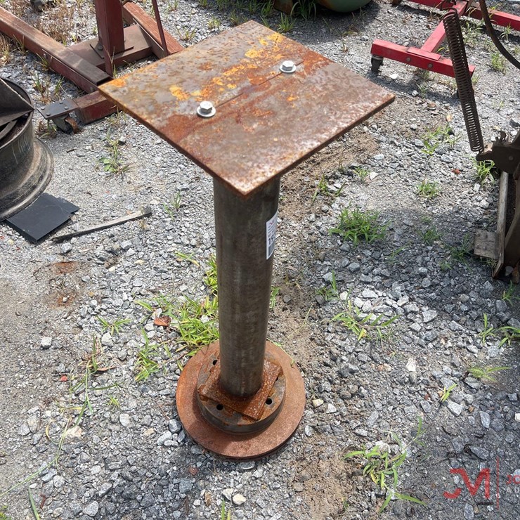 HOMEMADE METAL SHOP STAND