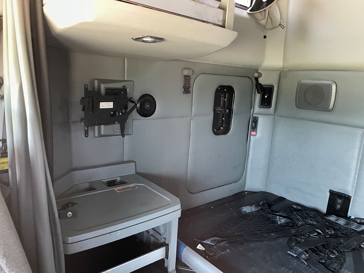 2016-kenworth-t680-image-65