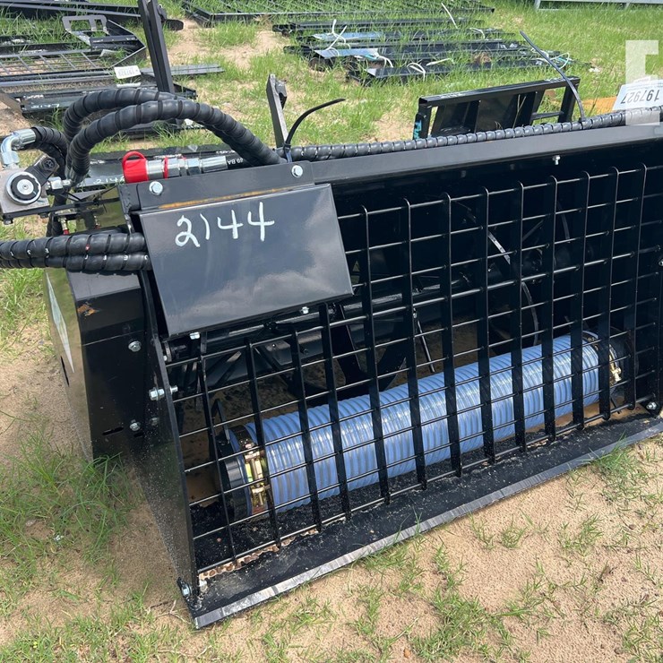 UNUSED FUTURE SKID STEER MIXING BUCKET