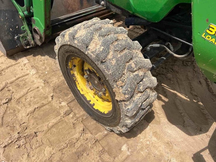 john-deere-3032e-image-24