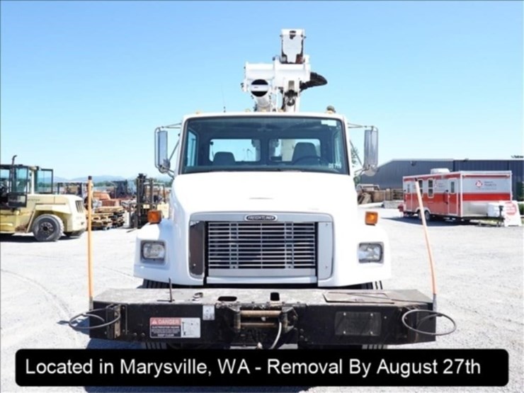 2003-freightliner-fl70-image-29