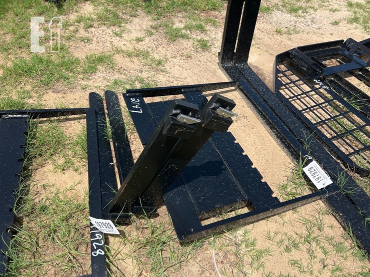 unused-future-mini-skid-steer-pallet-forks-image-2