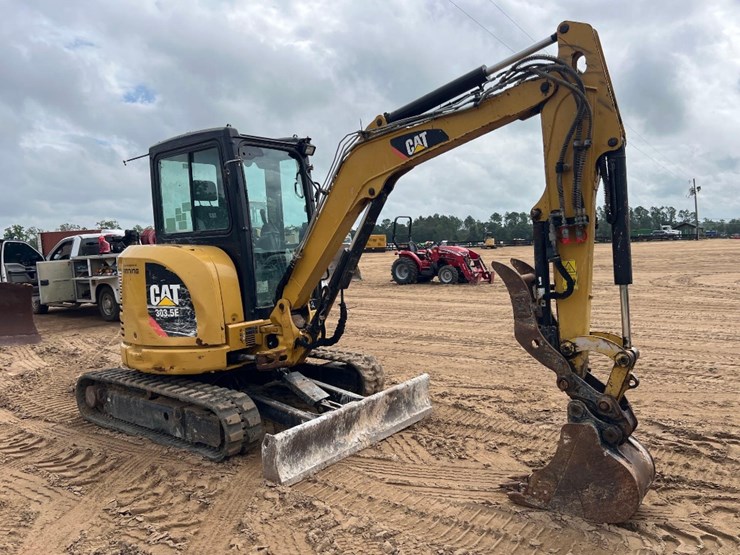 2015-caterpillar-303.5e2-cr-image-6