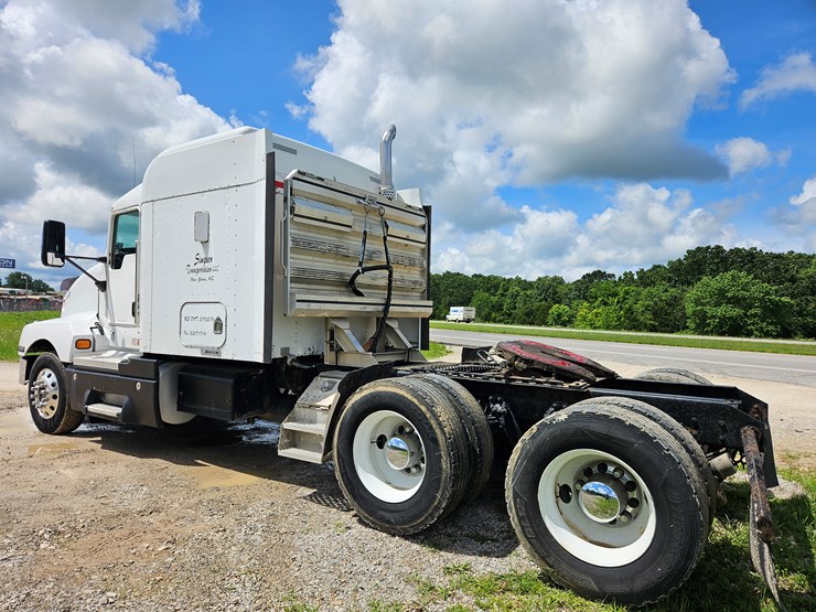 2005-kenworth-t600-image-12