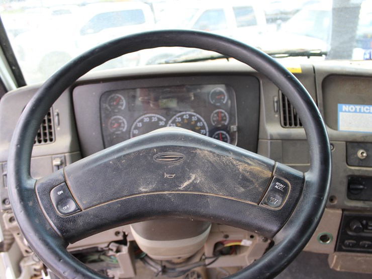 2004-vactor-2100-image-23
