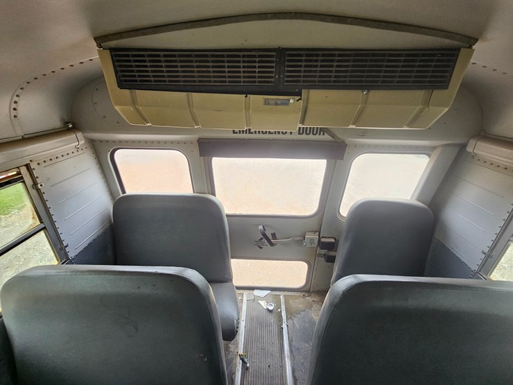 2005-freightliner-fs65-image-110