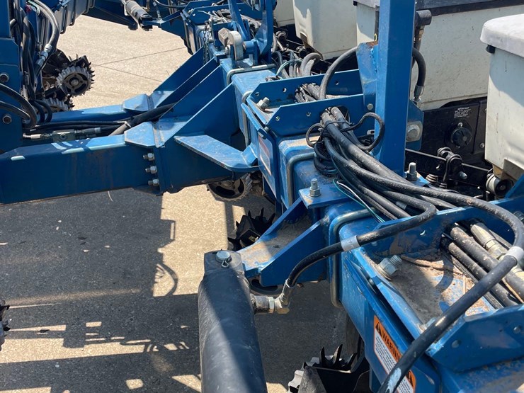 kinze-3200-image-24