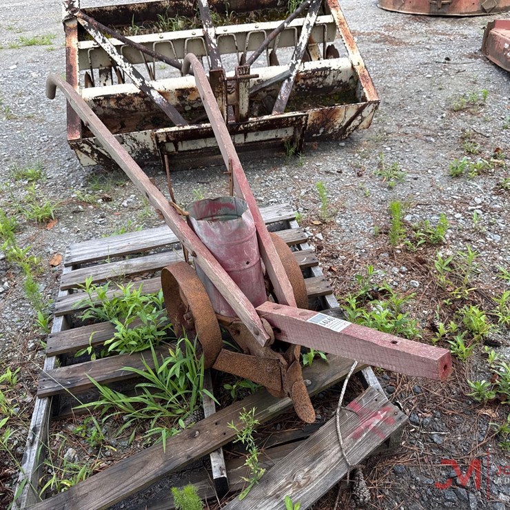 ANTIQUE SEEDER