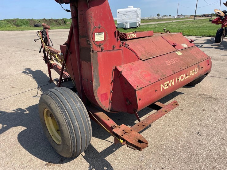 new-holland-890-image-3