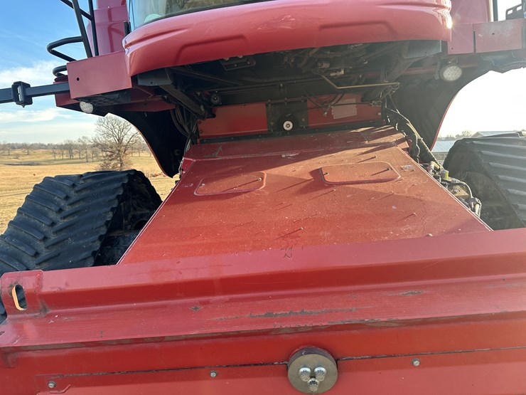 2012-case-ih-8120-image-16