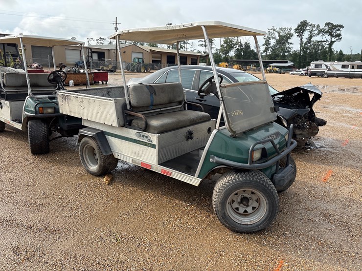 #22741-•-turf-carry-all-club-car,-gas-powered,-for-parts-and-repairs-image-2