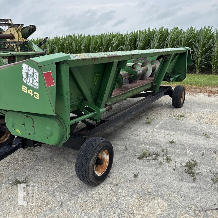JOHN DEERE 643