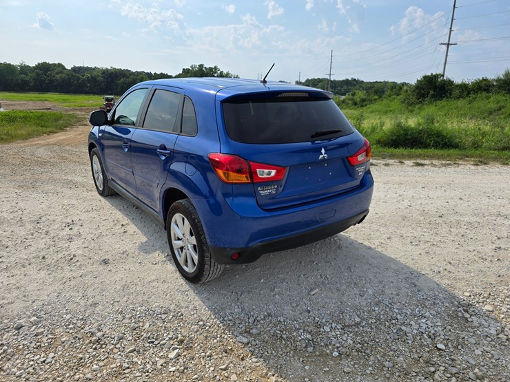 2015-mitsubishi-outlander-image-17