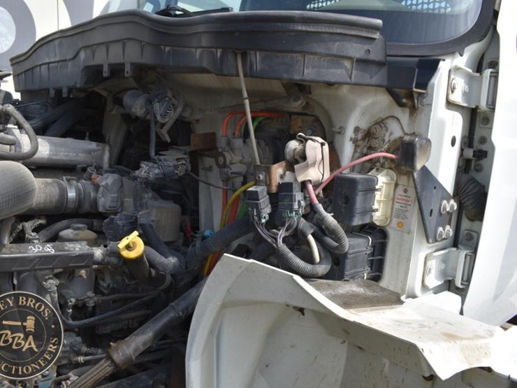 2013-international-durastar-4400-image-23