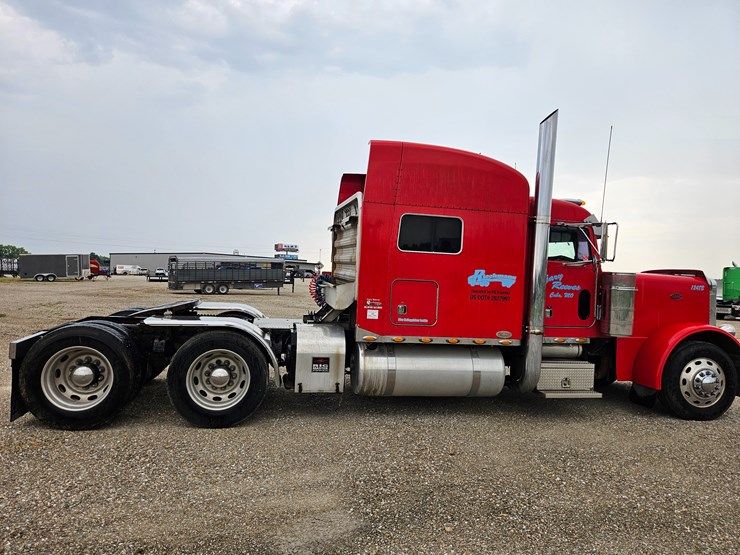 2003-peterbilt-379-image-25