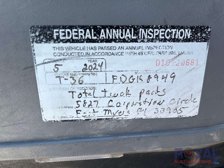 2015-freightliner-122sd-image-15