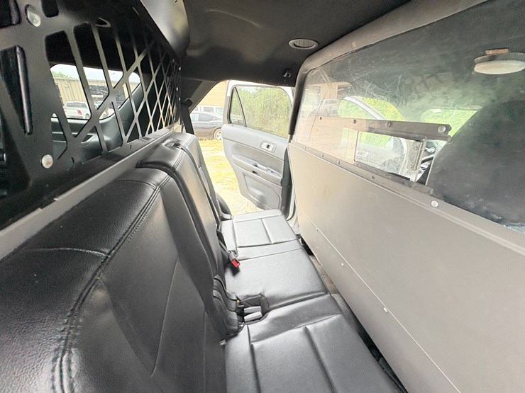 2018-ford-explorer-image-25