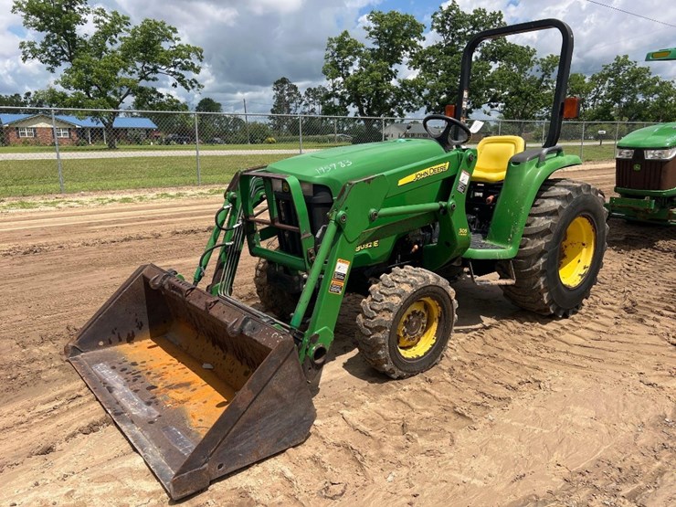 john-deere-3032e-image-8