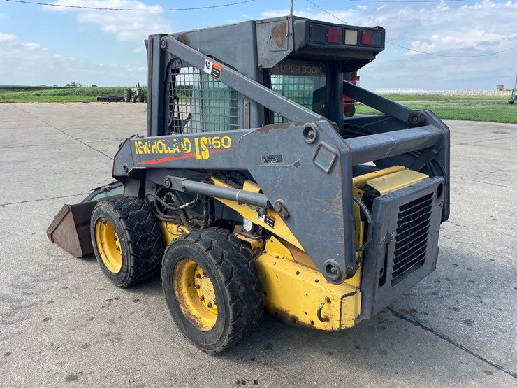 new-holland-l160-image-5