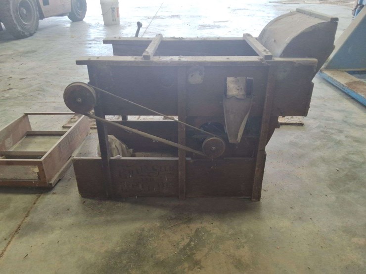 1635-gallon-poly-tank,-held-liquid-fertilizer-and-water-image-10