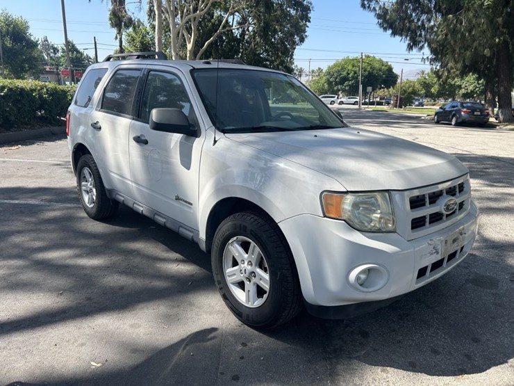 2009-ford-escape-image-1