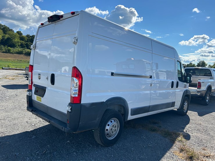 2017-ram-promaster-2500-image-4