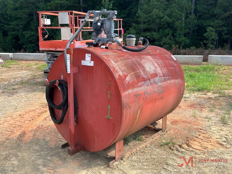 skid-mounted-fuel-tank-w/graco-pump-image-2