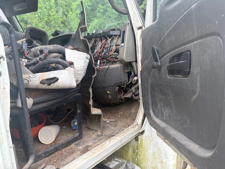 2009-international-durastar-4300-image-13