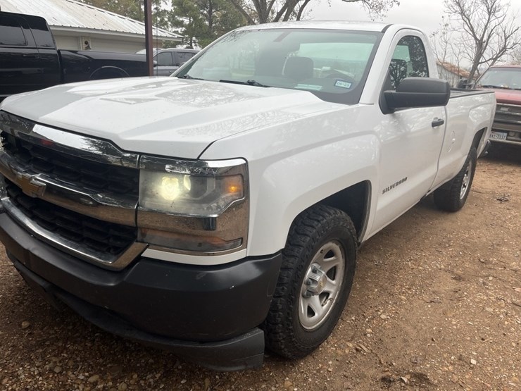2016-chevrolet-silverado-image-1
