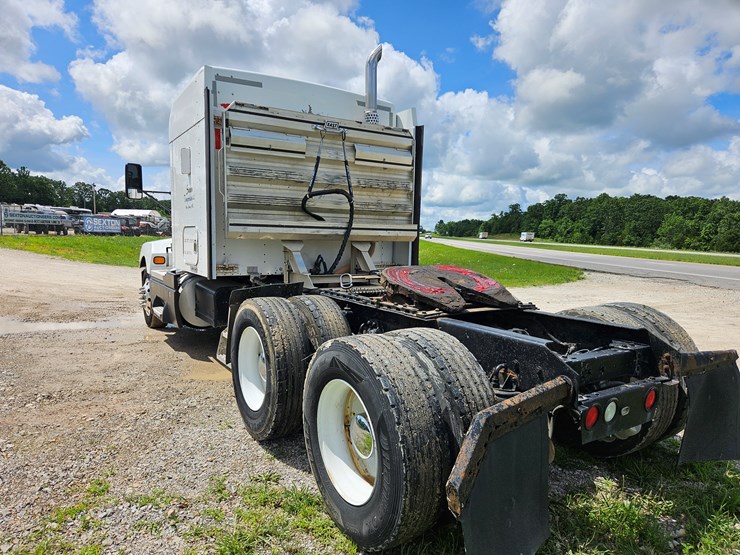 2005-kenworth-t600-image-15