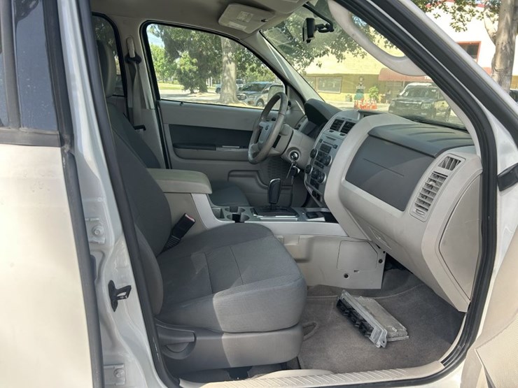 2009-ford-escape-image-5