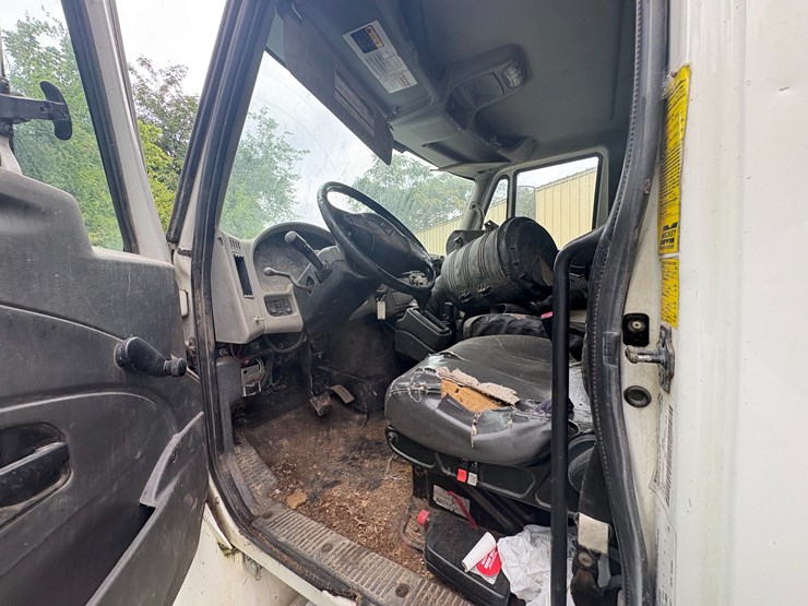 2009-international-durastar-4300-image-24