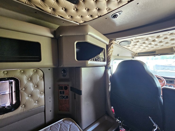 2005-kenworth-t600-image-93