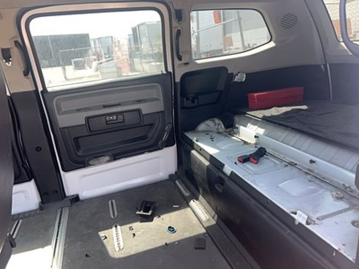 lot#--2014-mblt-mv-1-handicap-van-image-7