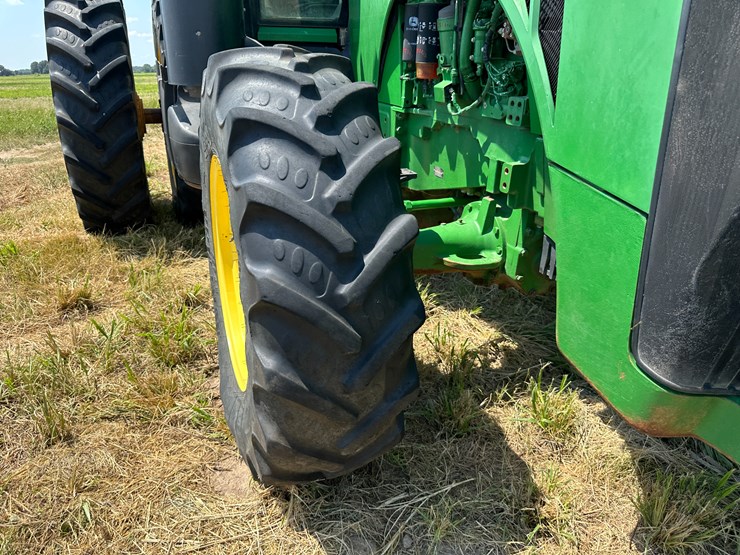 2014-john-deere-8285r-image-9