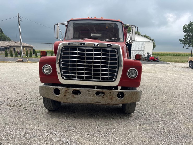 1979-ford-f800-image-8