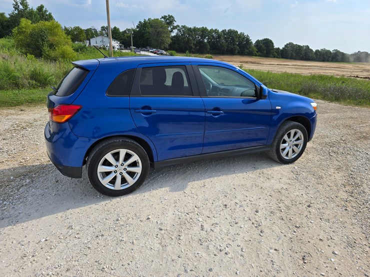 2015-mitsubishi-outlander-image-28