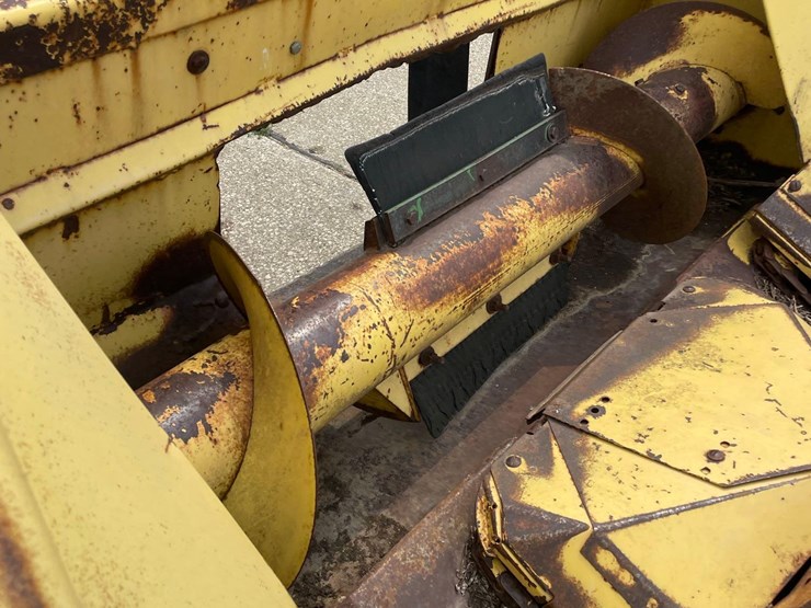 new-holland-890-image-52
